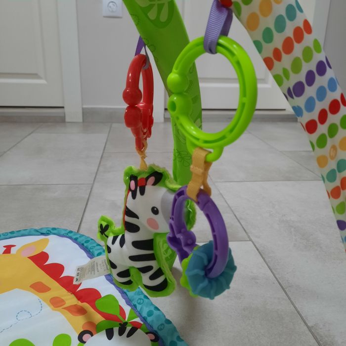 Музикална активна гимнастика Fisher Price, Тропическа гора