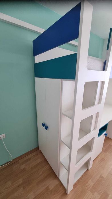 2х Детско легло с вградено бюро и шкаф