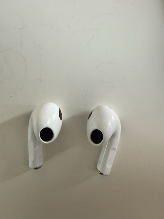 Airpods 3 - само слушалки