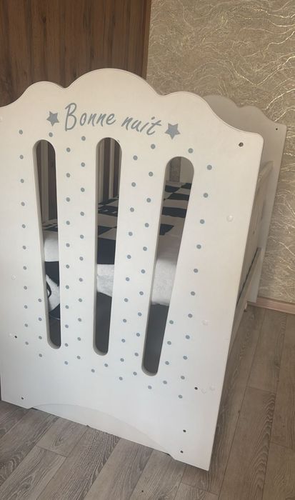 Продам детскую кроватку.