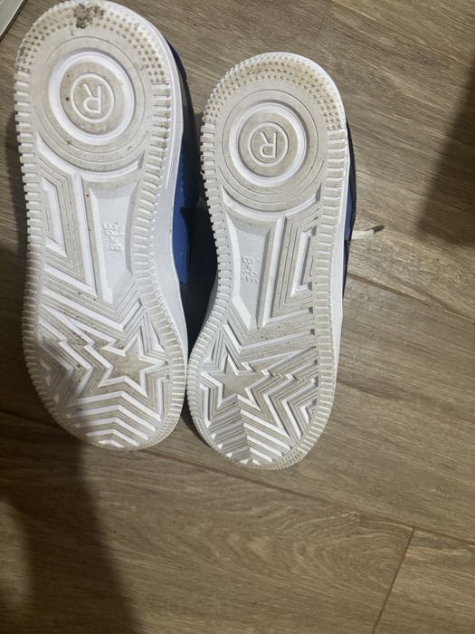 Adidasi bapesta fara cutie un fel fe air force 1