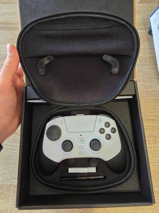 ЧИСТО НОВ Razer Raiju V3 Pro за PS5 и PC – Професионален контролер