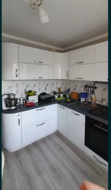 Продаю 3х комн.кв на 8 микрорайоне