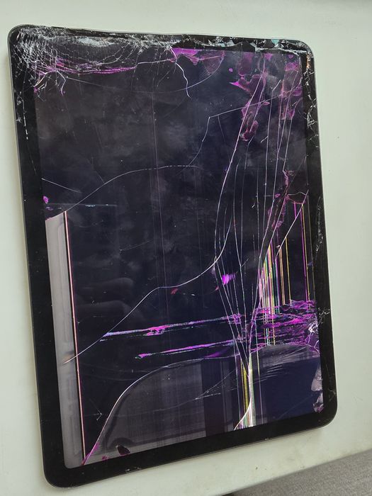 Продам IPad Air 5