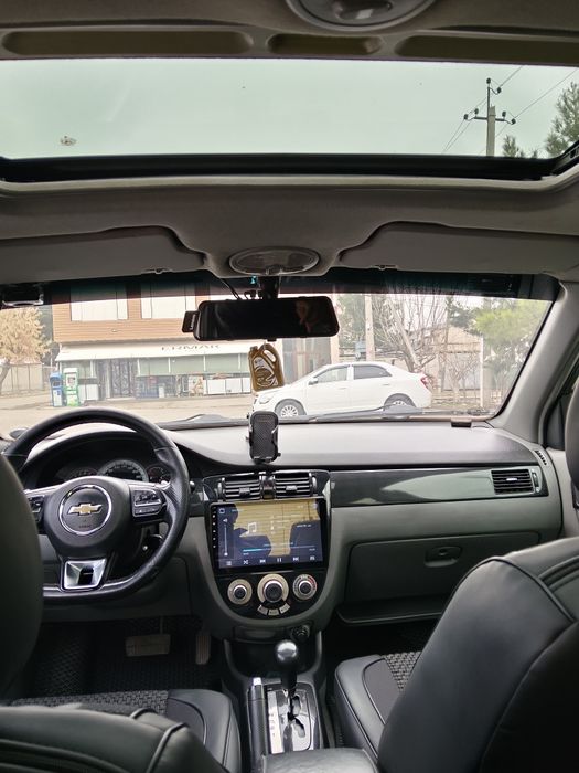 Ласетти 1.6 сотилади