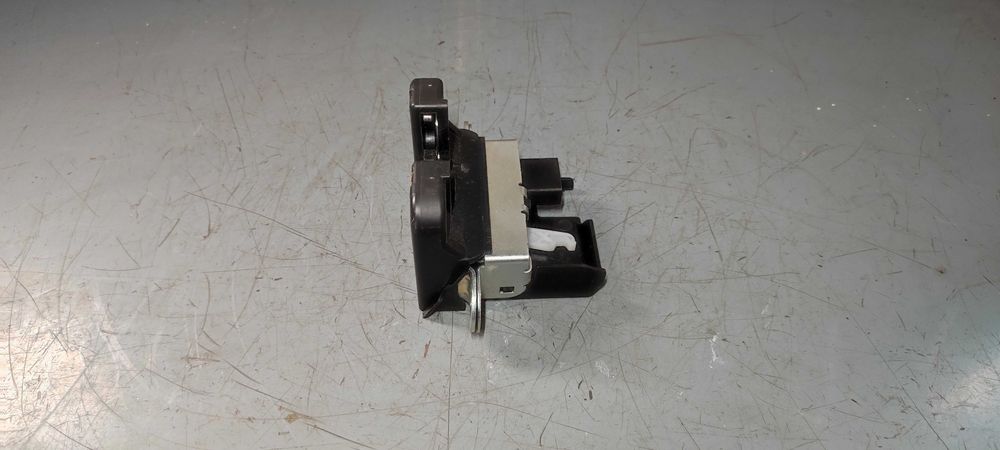 Broasca incuietoare haion volkswagen vw passat b6 b7 golf 5 6 touran
