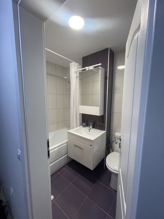 Inchiriez garsoniera decomandata (spatiu comercial) in Slatina, Olt