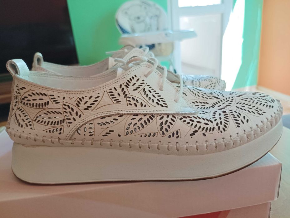 Комфортни нови сникърси естествена кожа