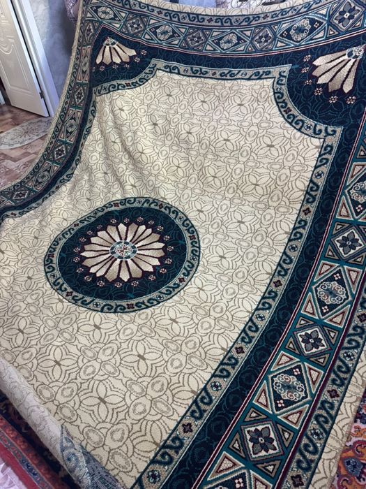 Продам ковер( палас) 3 на 4
