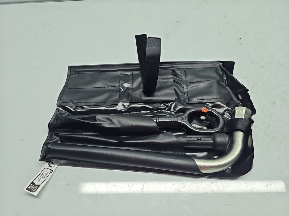 Set cric si cheie AUDI A3 (8YF) [Fabr 2020-2026] 8K0805615A