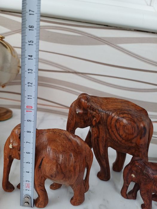3 Elefanti decoratiuni din lemn