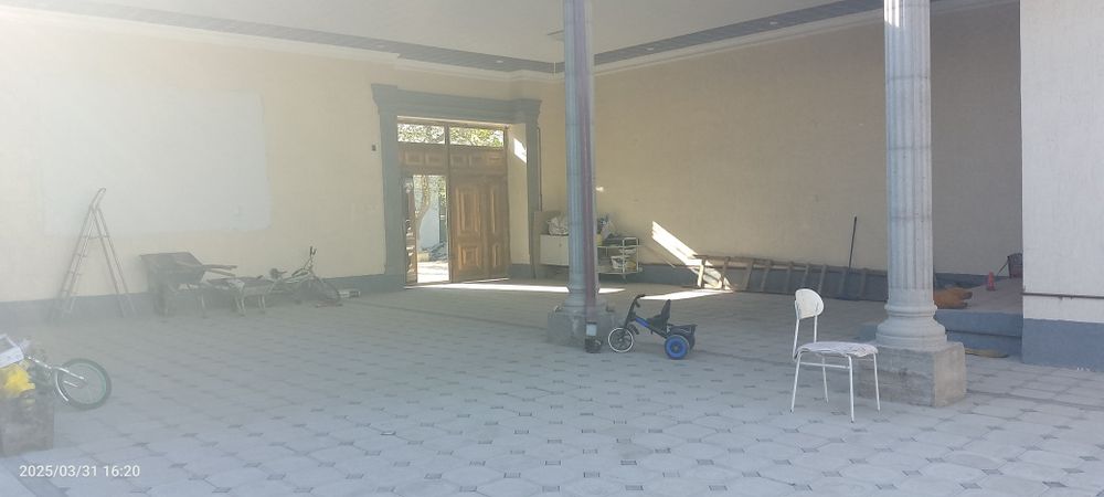 Срочна сотилади ховли