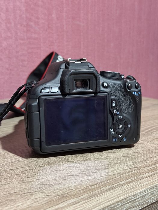 Фотоаппрат Canon EOS 600D