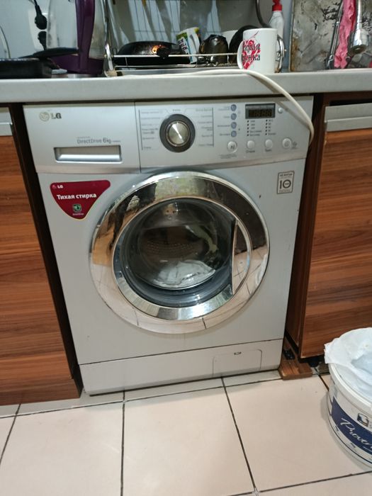 Продам стиральную машину LG недорого