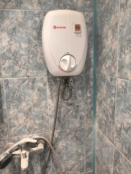 Проточен бойлер ЕЛДОМ с душ слушалка