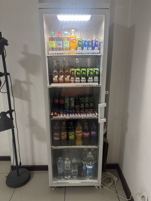 Продам холодильник для напитков.