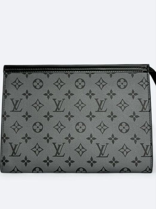 Louis vuitton clutch