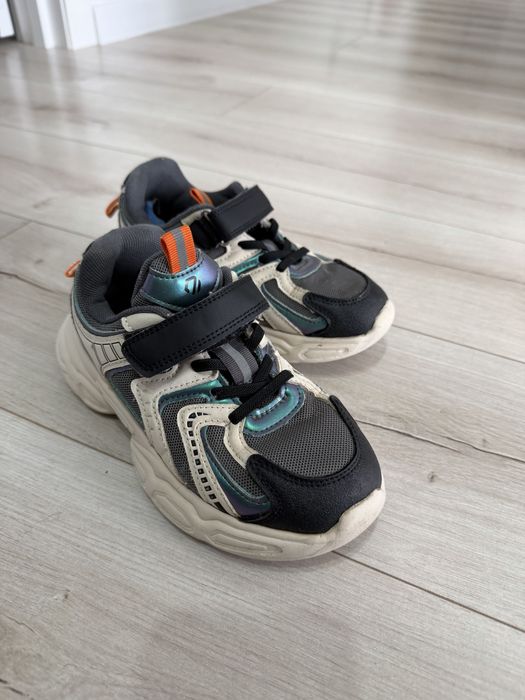 Продам Кроссовки