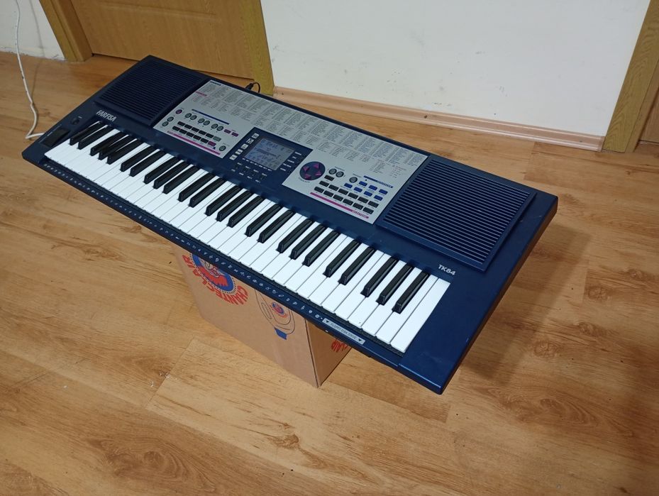 FARFISA TK-84 pian orga sintetizator