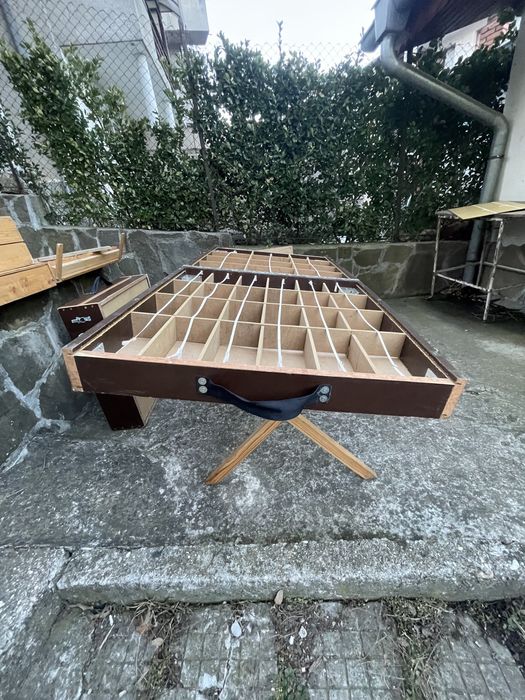 Куфар за продажба на мартеници