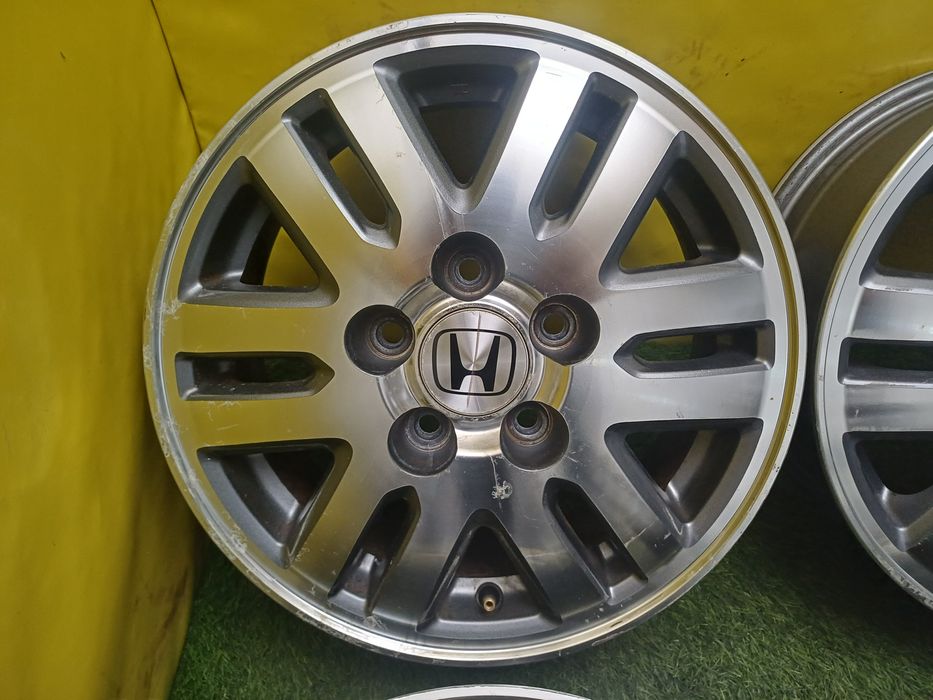Диски R15 5x114.3 на Honda.