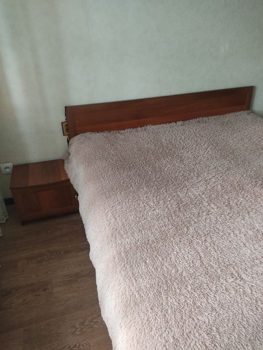 Продам кровать с двумя тумбами