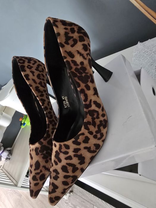 Vand pantofi stiletto leopard