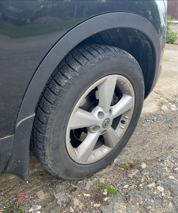 Vand anvelope iarna Goodyear 225 55 17 stare foarte buna