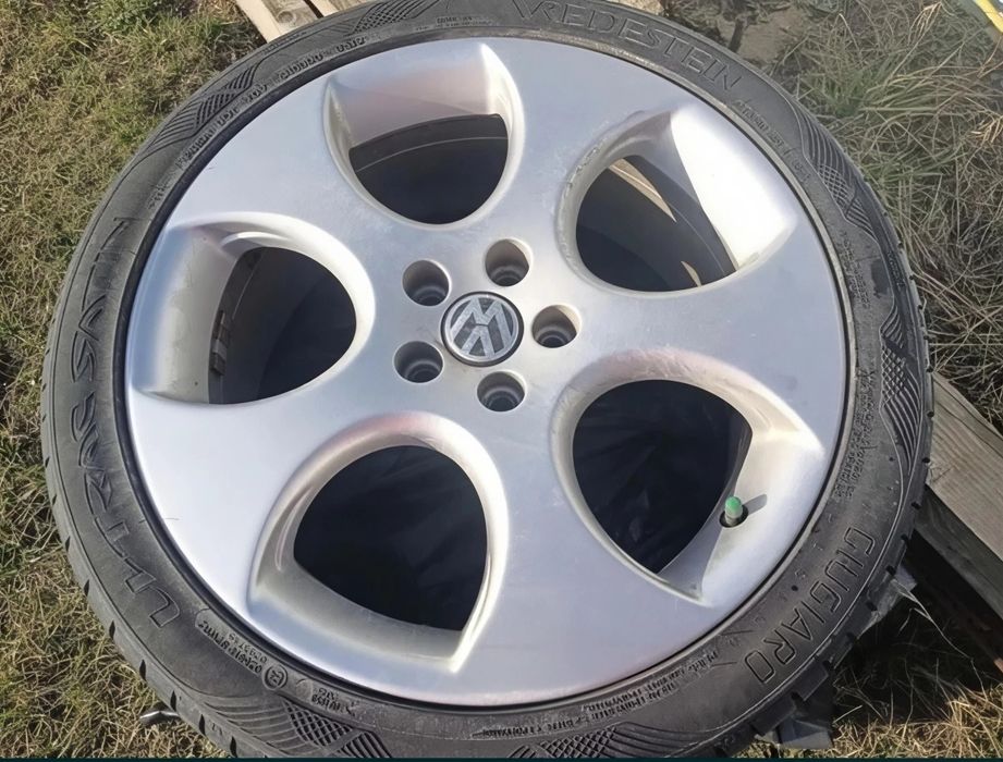 Vând jante aliaj 215/40/17 Vw