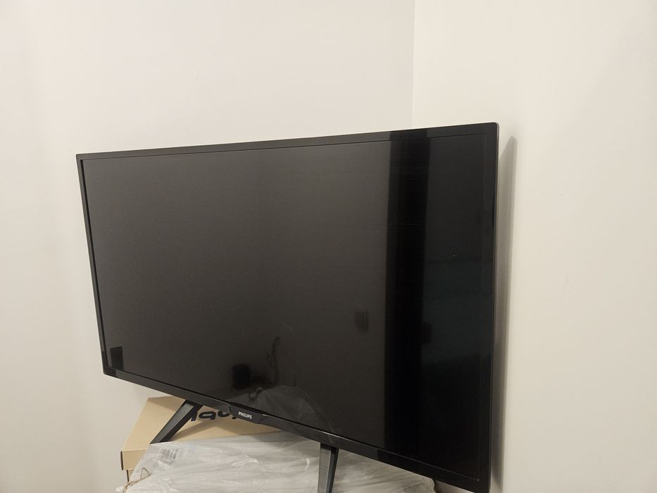 Televizor Philips LED 80cm