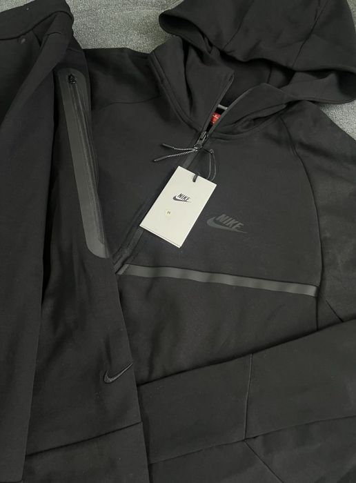 Trening Nike Tech