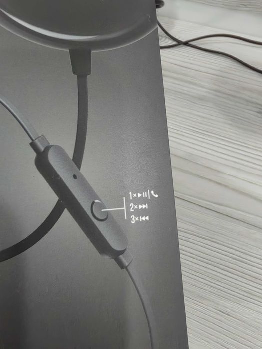 Продам наушники Harman Tune 500