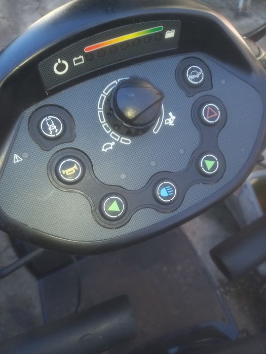 Продавам  електрическа инвалидна количка