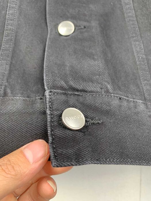 Gucci Denim Kurtka Zestaw. Setul acesta de denim este realizat din
