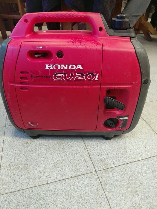 Генератор honda EU 20 i
