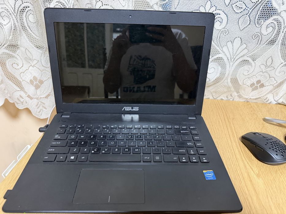 ASUS X451M.