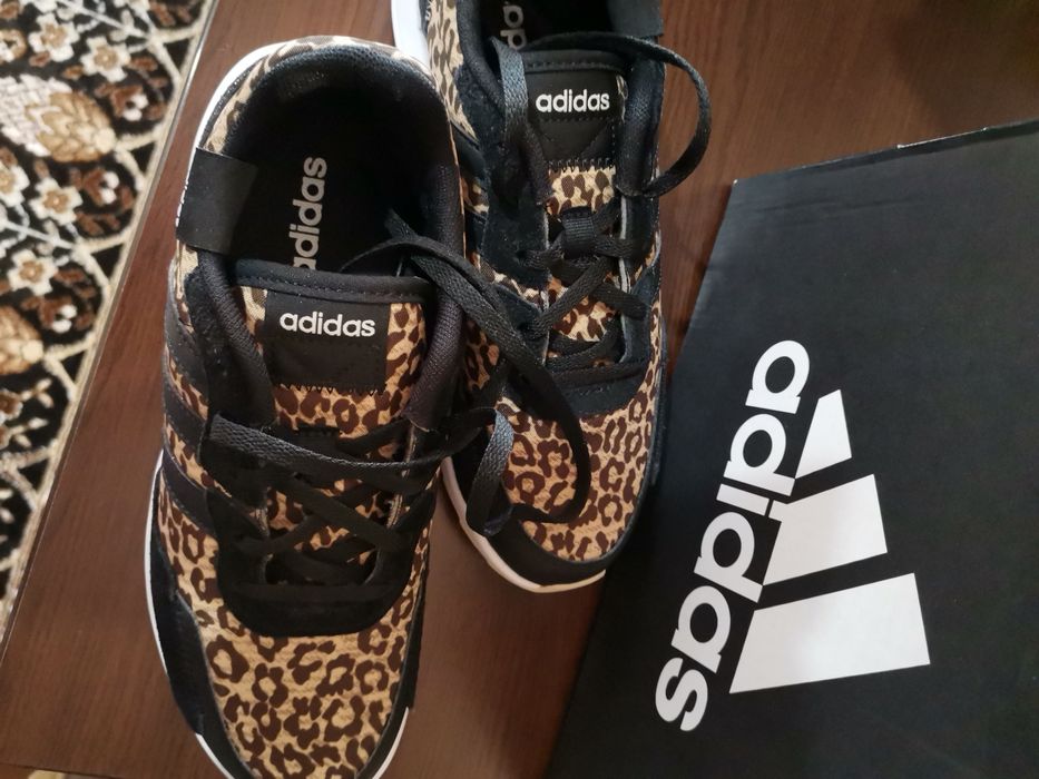 Оригинални дамски маратонки, 38 номер