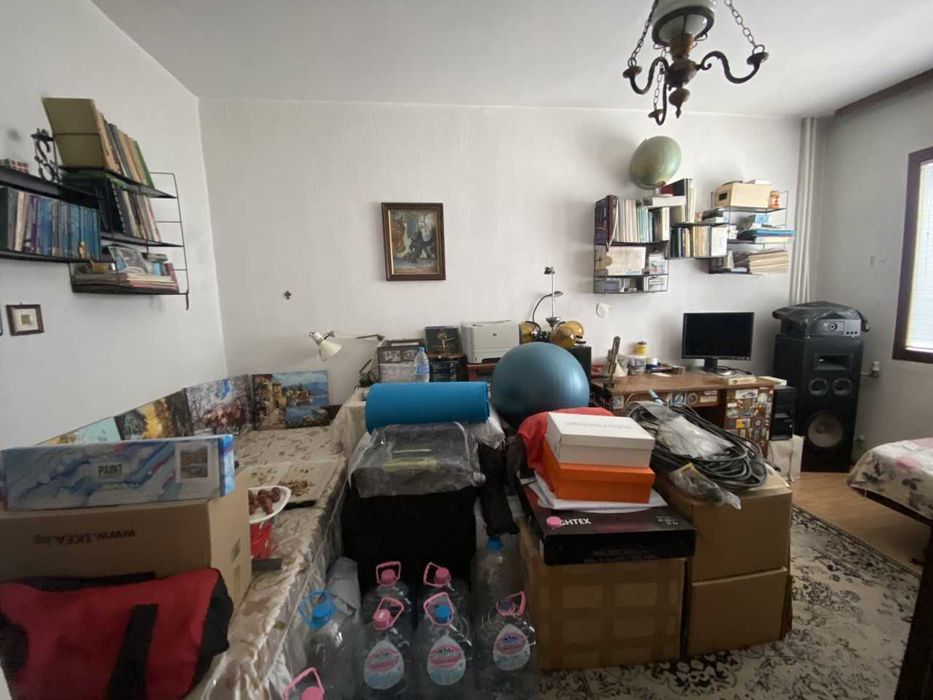 Тристаен апартамент в Изгрев с два гаража в цената!