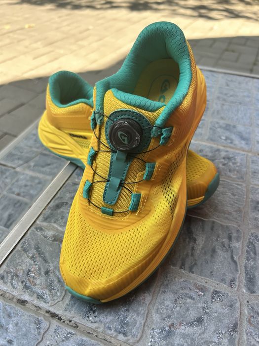Pantofi de alergate Clorts