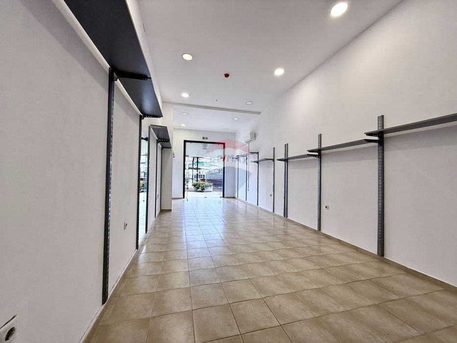 Продава се Магазин в к.к. Златни пясъци - 78 кв.м за 1550 €/кв.м - Снимка #2