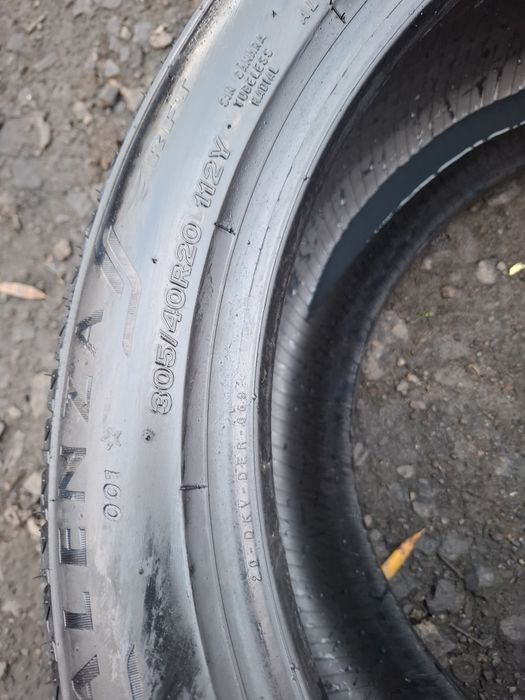 Vand 2 anvelope 305 40 20 brigestone bune de vara ca noi dot 2022