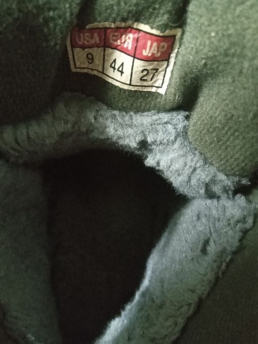 Продам зимние кроссовки