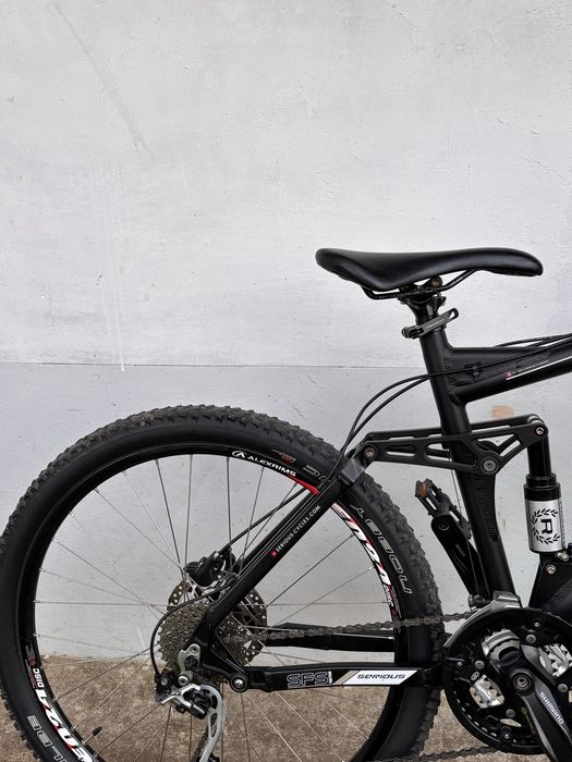 Bicicleta full suspension Serious