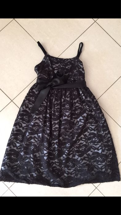 Бенетон рокля;яке дъжд;,суитчер,шапка;клин GAP,дънки