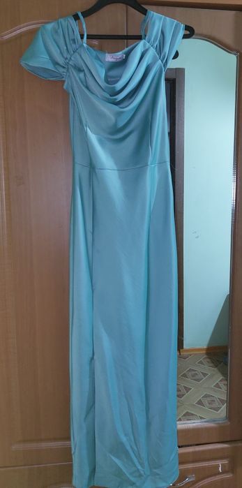 Продаю платье для девушек