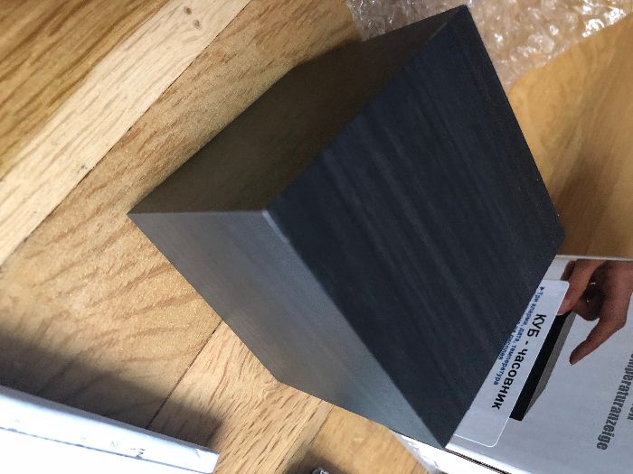 Чисто нов куб с функция за часовник, термометър