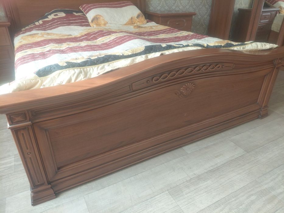 Спальный гарнитур