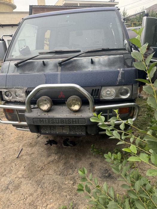 Запчасти на делику квадрат