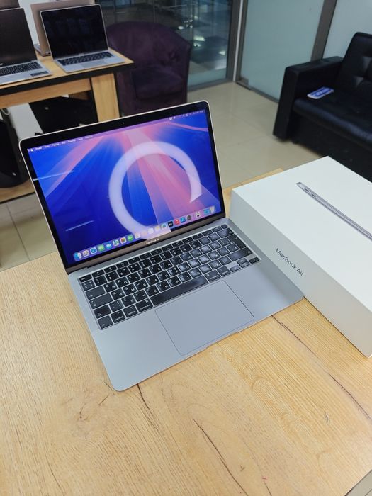 MacBook Air 13 | Core i3 | 8/256 | 2020 год