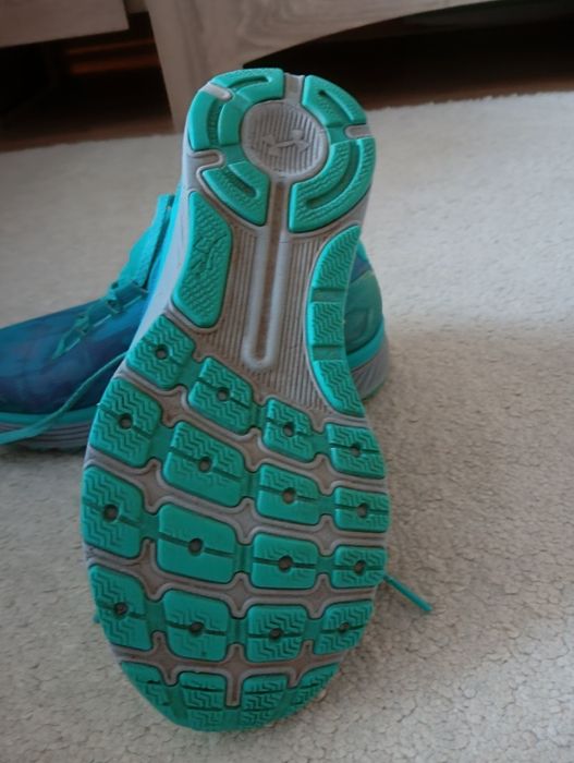 Маратонки Under armour 38